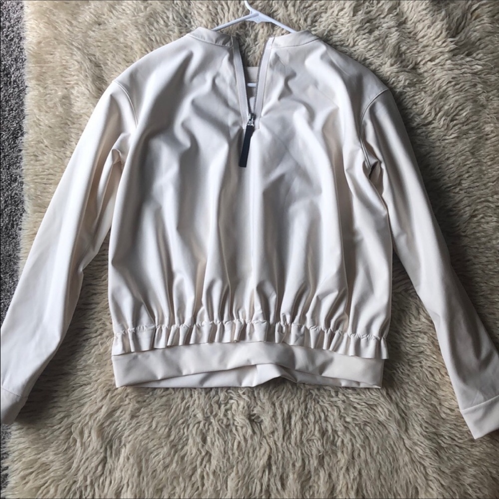 Lulu lemon wind breaker